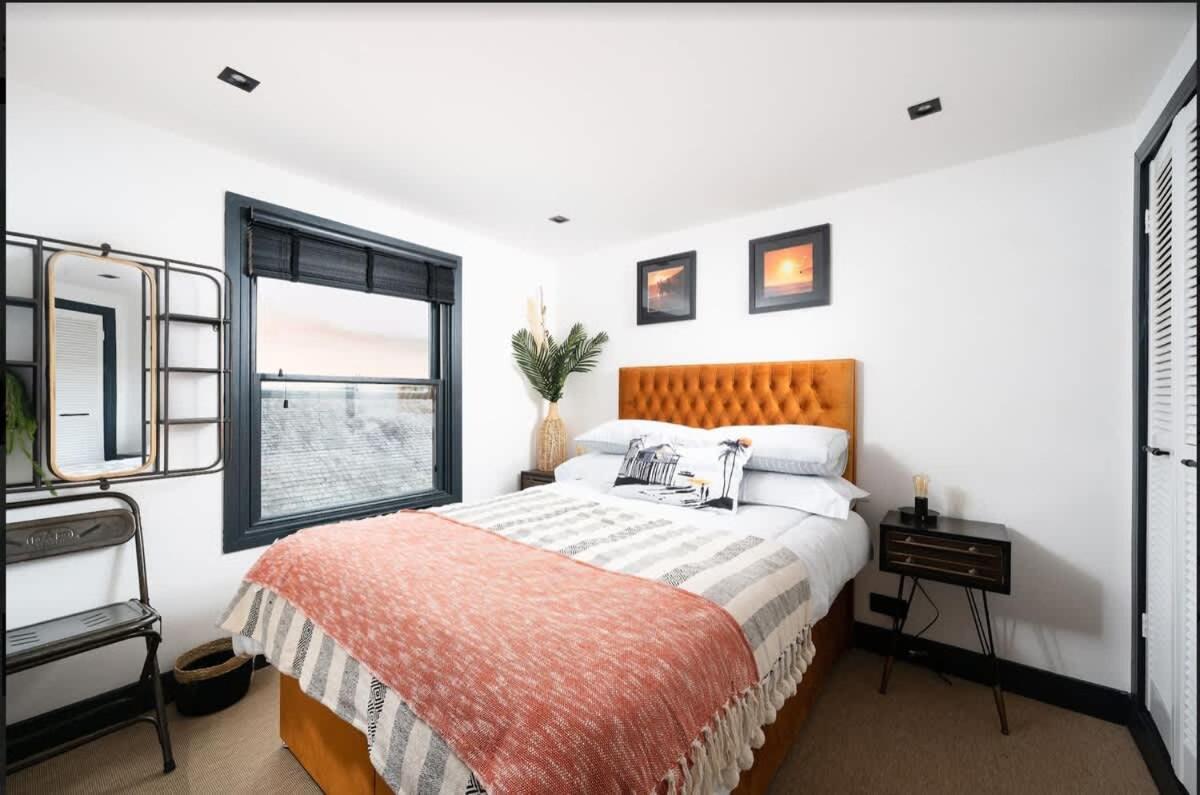 פאלמות' Stunning Waterfront Apartment With Spectacular Views & Parking At 'Captains Loft' מראה חיצוני תמונה