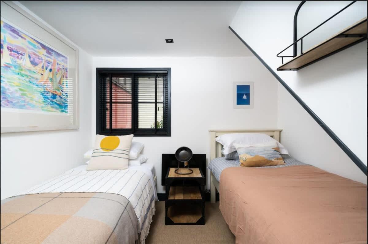 פאלמות' Stunning Waterfront Apartment With Spectacular Views & Parking At 'Captains Loft' מראה חיצוני תמונה